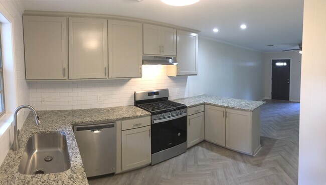Foto del edificio - 2404 Spencer Ave