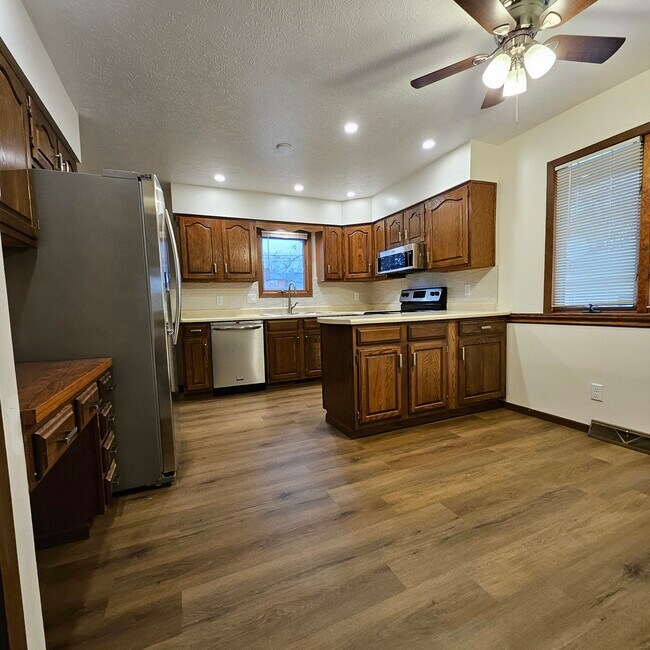 Foto del edificio - 51 Hollywood Ave