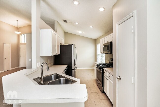 Building Photo - 10547 Cherry Oak Cir