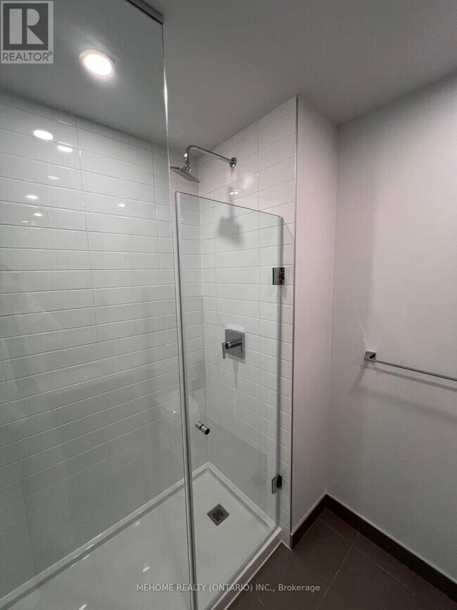 Photo du bâtiment - 4130-4130 Parkside Village Dr