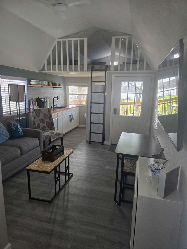 Building Photo - 1207 Shahan Prairie Rd