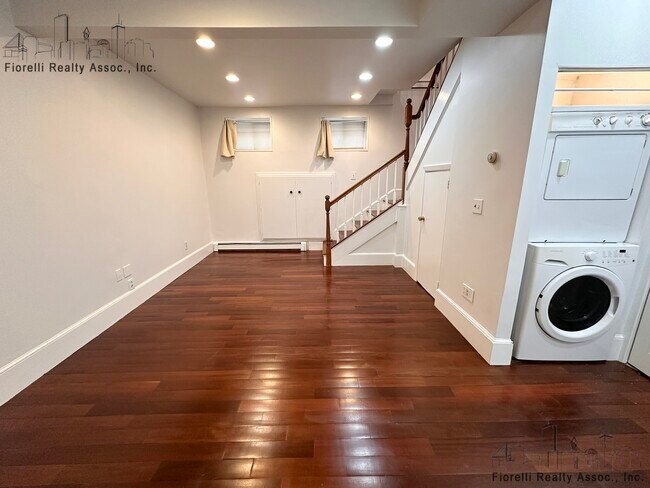 Building Photo - 22 Henchman St