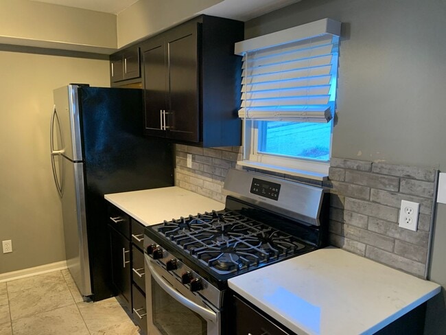 Building Photo - 2630 Edwards Wy