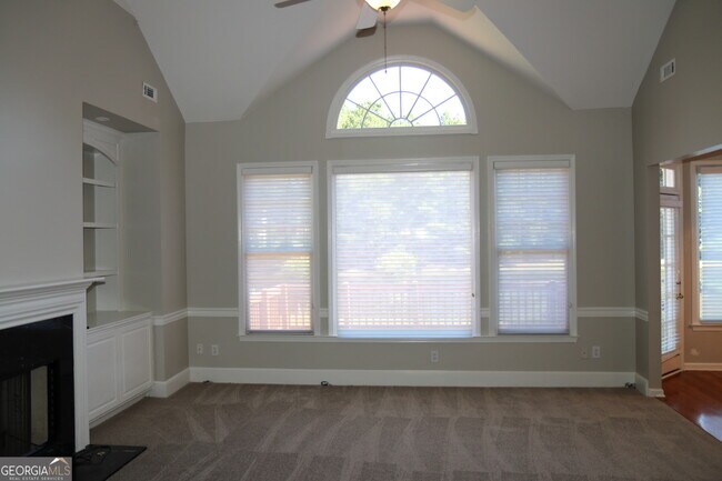Foto del edificio - 125 Chatham Ct