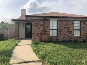 Building Photo - 5802 Falconcrest Dr
