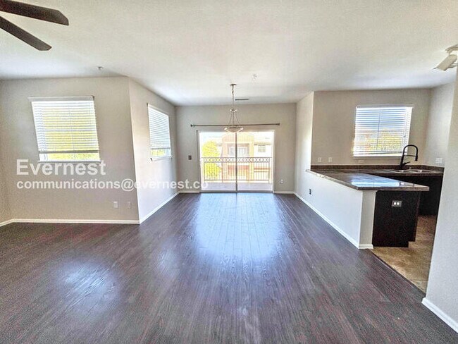 Foto del edificio - 9637 E 5th Ave