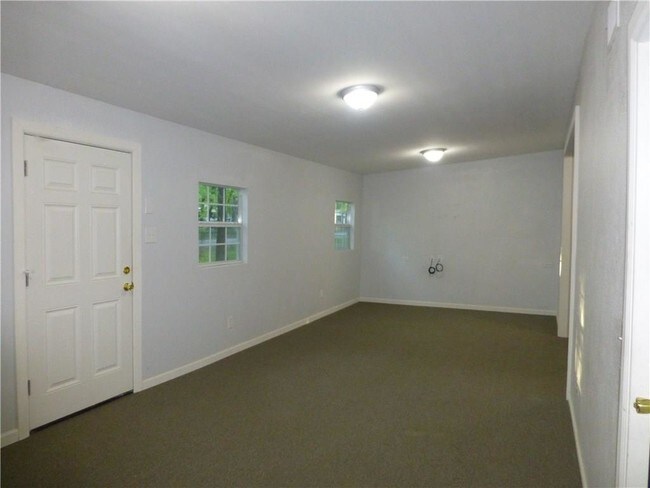 Building Photo - 308 Telephone Rd