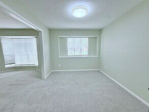 Building Photo - 25419 Lynbriar Ln