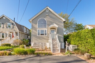 Building Photo - 11 Greenwood Pl