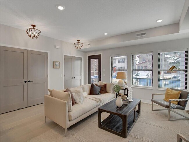 Foto del edificio - 3630 Colfax Ave S