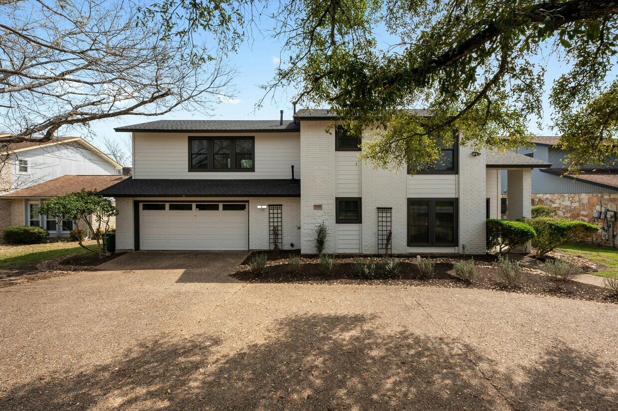 Lost Creek Home in Highly Acclaimed Eanes ISD House Rental in Austin