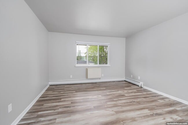 Interior Photo - Clayton Ridge