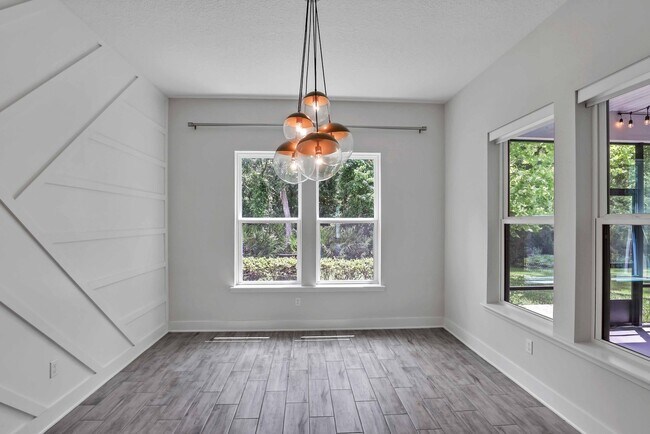 Building Photo - Immaculate home for rent located in the de...