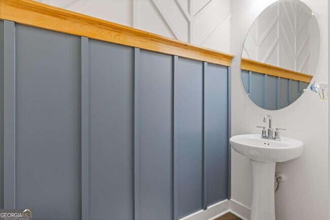 Building Photo - 94 Garrison Dr