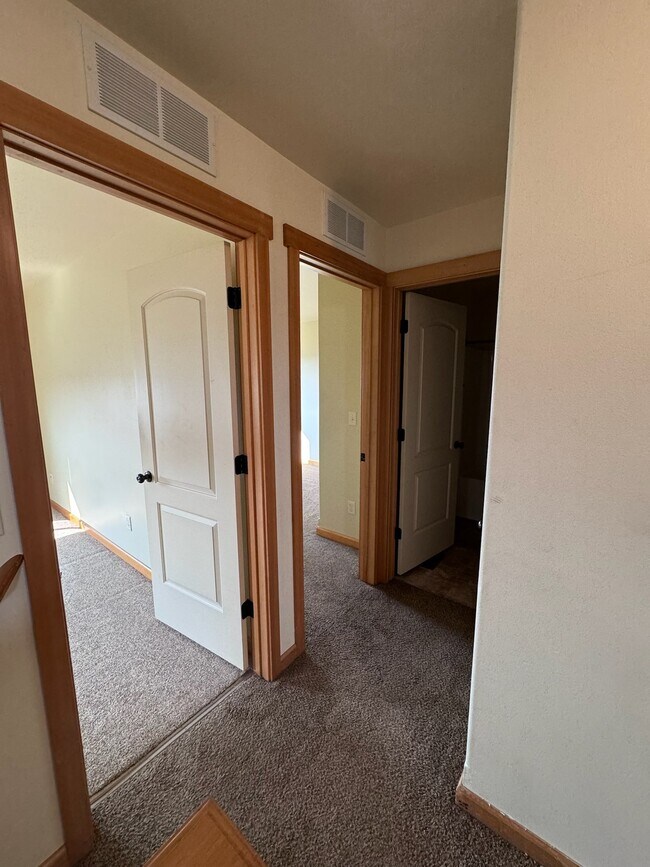 Building Photo - 378 Adeline Dr