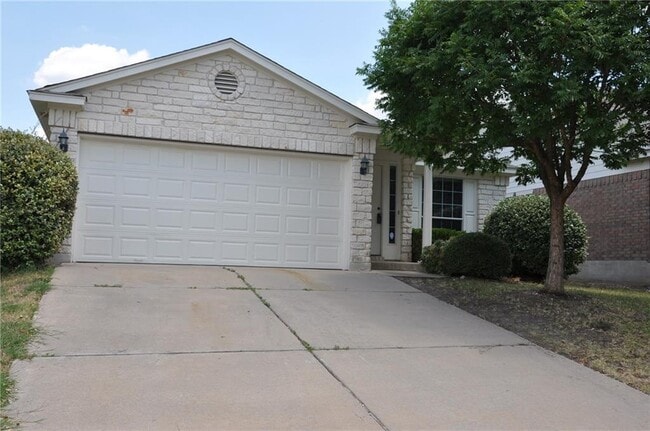 Foto del edificio - 10625 Royal Tara Cove