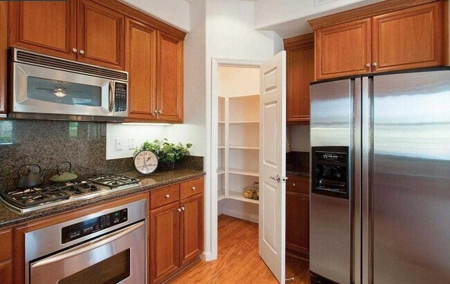 Foto del edificio - 812 Joree Ln