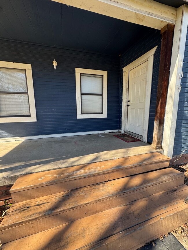 Building Photo - Cozy Three Bedroom House for Rent!