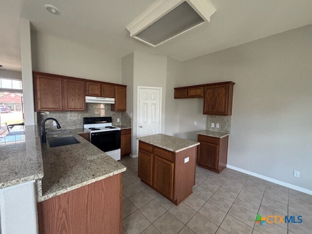 Foto del edificio - 111 Hackamore Ln