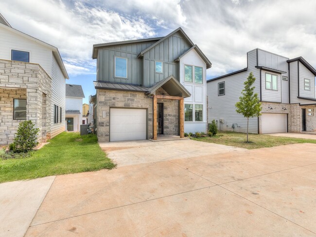 Building Photo - Beautiful New Construction Home in Edmond/...