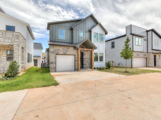 Foto del edificio - Beautiful New Construction Home in Edmond/...