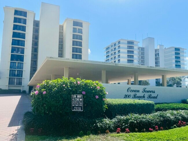 Building Photo - 200 S Beach Rd