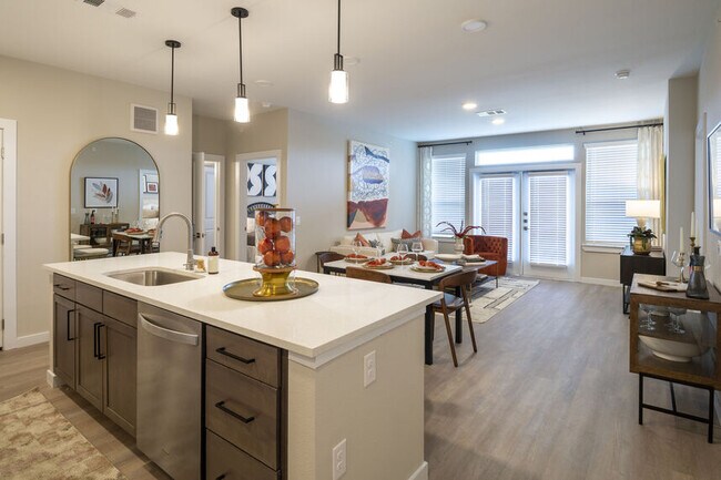 Building Photo - Special Offer – 4 Weeks Free + Only $99 to Start!