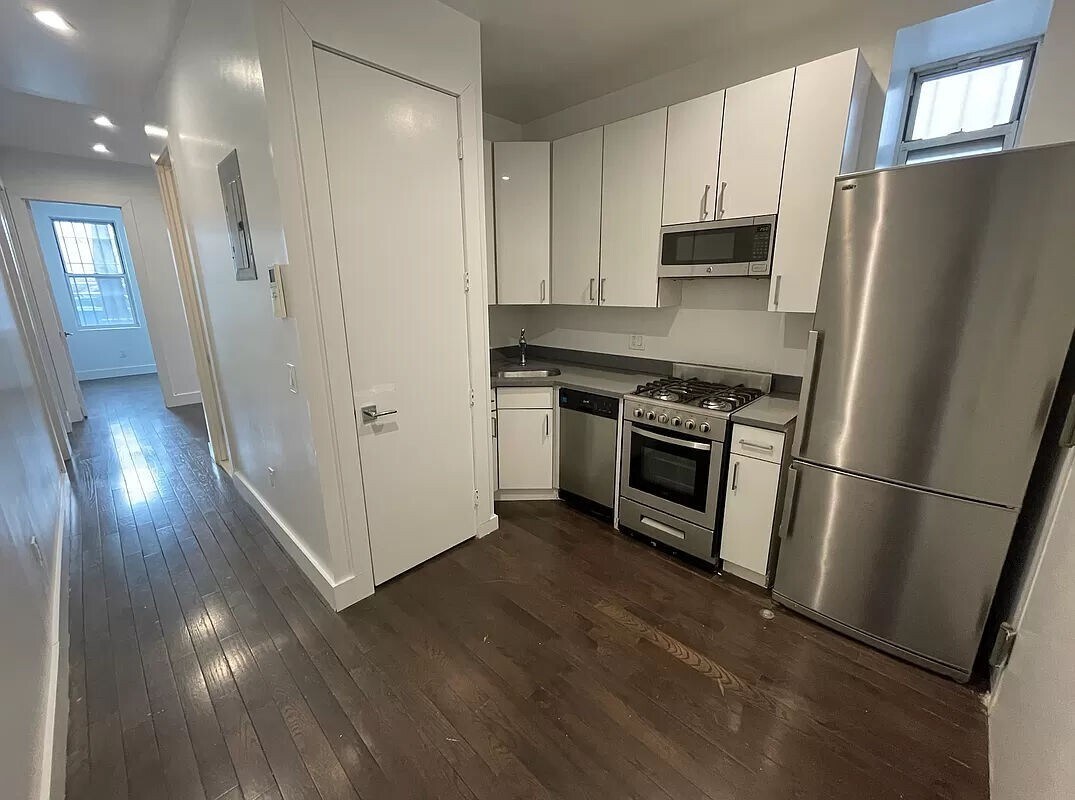 Primary Photo - 1208 Nostrand Avenue