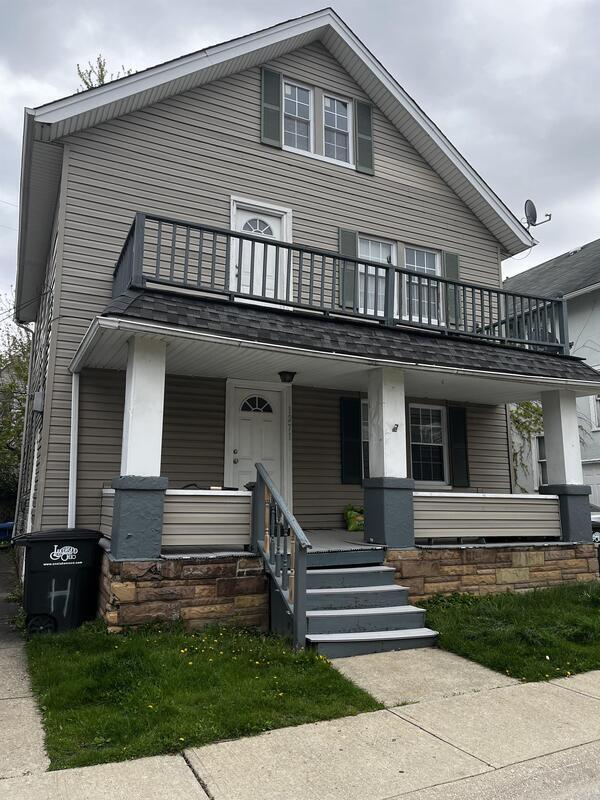 Foto del edificio - 1271 Clifton Prado - Downstairs