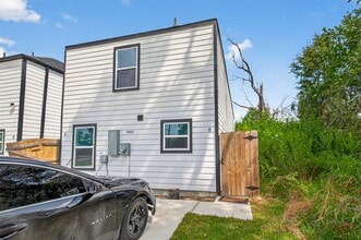 Building Photo - 9405 Madera Rd