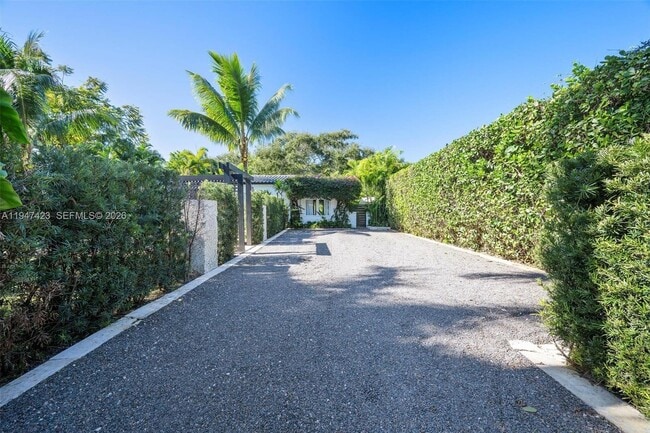 Building Photo - 11270 NE 9th Ave