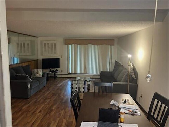 Foto del edificio - 4201 Lakeside Ave N