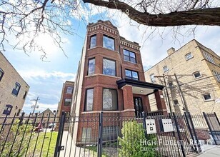 Building Photo - 2542 N Harding Ave