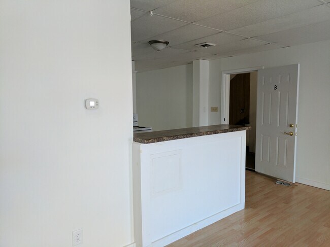 Building Photo - 113 E Walker St