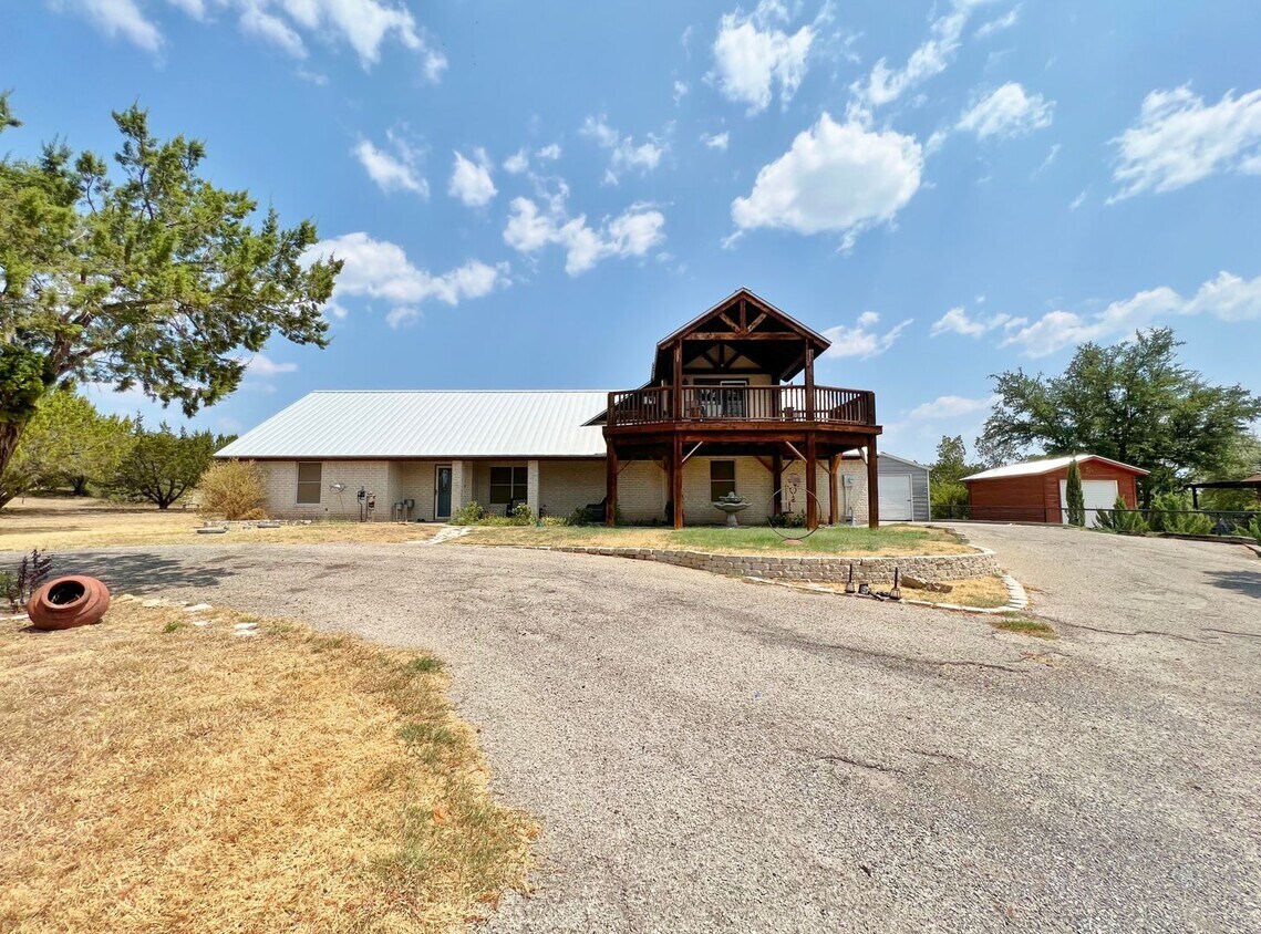 Primary Photo - Unique 2-story 3/3.5/2 on 3 Acres Located ...