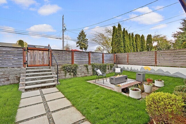 Building Photo - 741 N 66th St