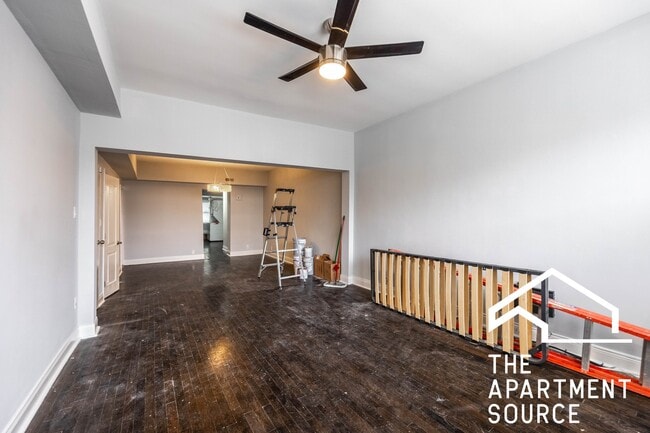 Building Photo - 2551 W Fullerton Ave