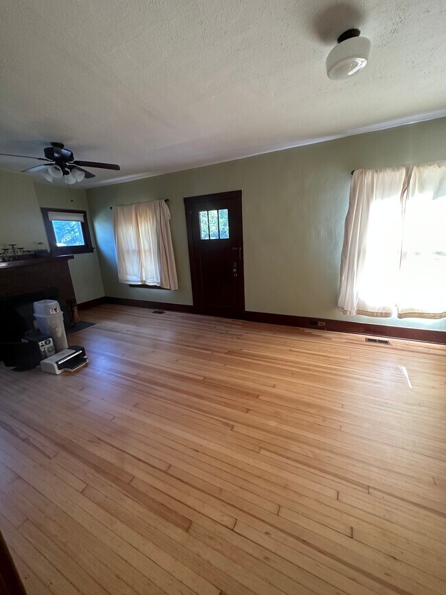 Sala de estar/comedor - 1528 N El Paso St