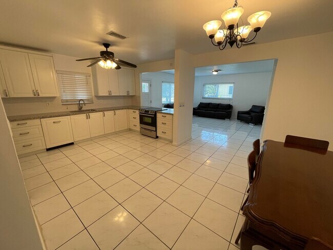 Foto del edificio - 845 NW 10th Ave