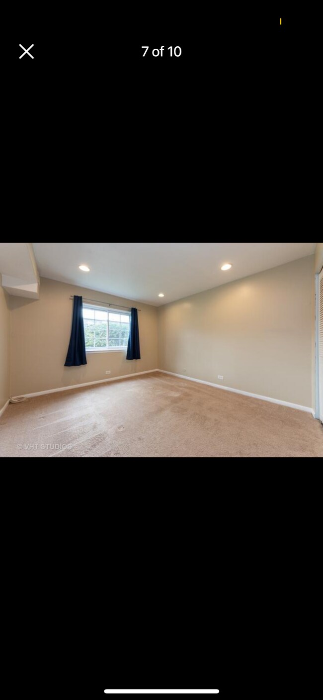 Building Photo - 9397 Bay Colony Dr