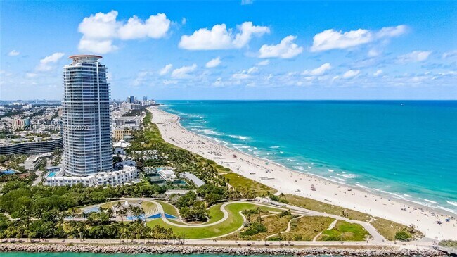 Foto del edificio - 100 South Pointe Dr