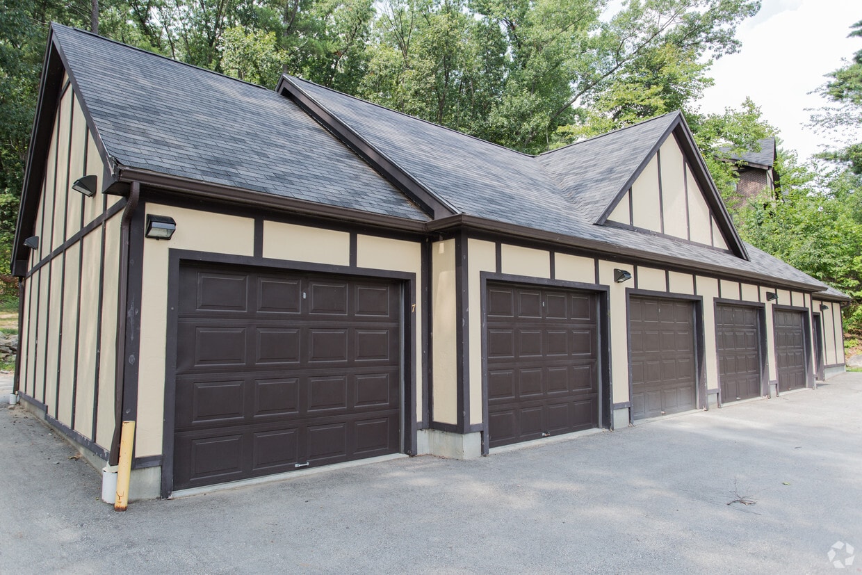 Royal Crest Nashua - 1 Newcastle Dr Nashua, NH 03060 | Apartments.com
