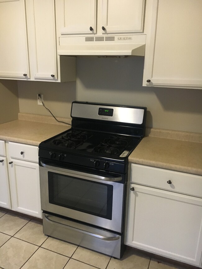 Kitchen - 24 Cross St