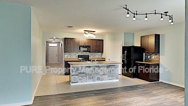 Foto del edificio - 4615 NE 27th St
