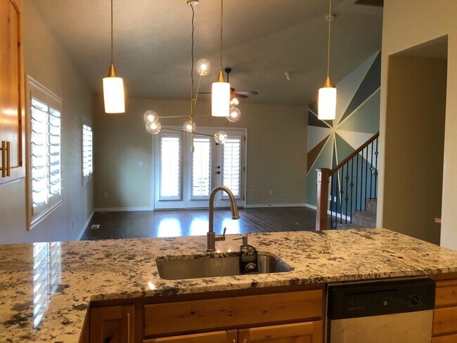 Foto del edificio - 2224 W MacKay Ln