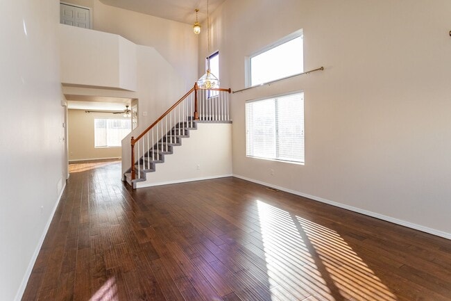 Building Photo - Impeccable 5 Bedroom Home with Mountain Views