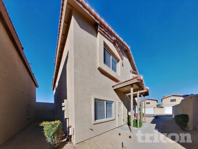 Foto del edificio - 17610 N 17th Pl