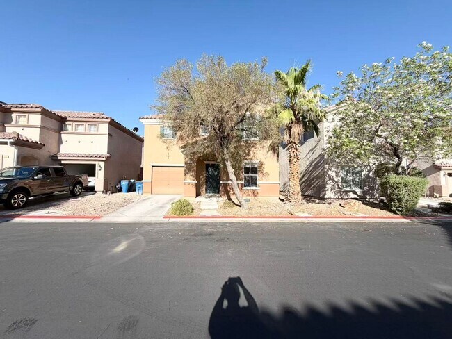 Foto del edificio - Beautiful 2-story home offering 3 bedrooms, 2.5 bathrooms
