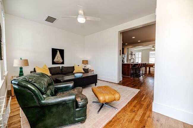 Building Photo - 312 Granite Mill Boulevard, Chapel Hill, N...