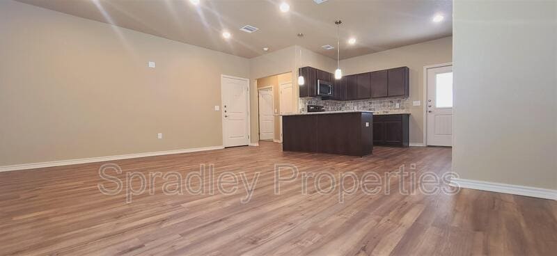 Building Photo - 1032B Hibiscus Dr